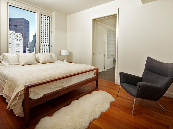 3rd image of 15 William St APT 44I