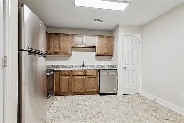 2 bed, 1.0 bath, 840 sqft, $1,150 — Photo 3