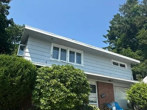 17 Mills Ter, Nahant, MA 01908