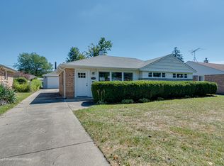 933 S 6th Ave, Des Plaines, IL