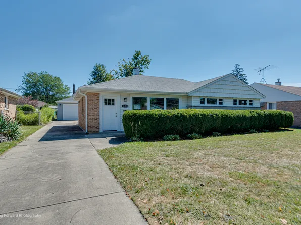 933 S 6th Ave, Des Plaines, IL 60016