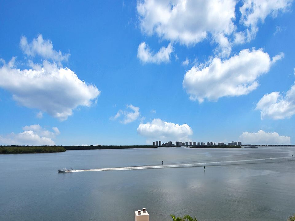 1st image of 100 Lakeshore Dr APT 555