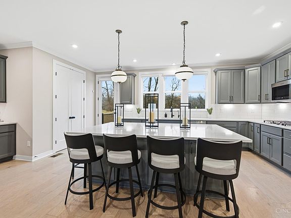 2nd image of 102 Blossom View Dr