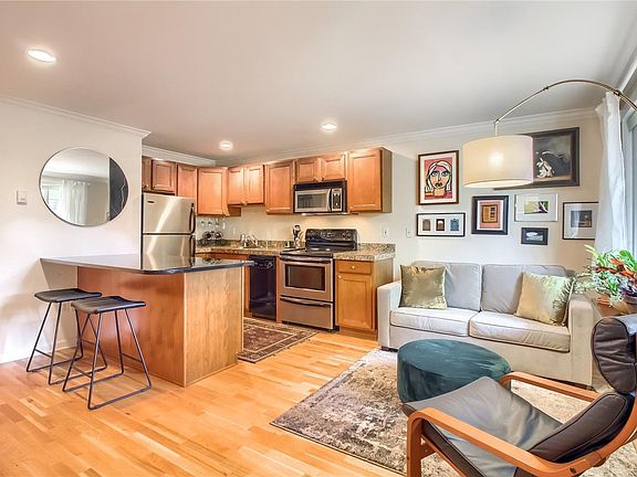 3rd image of 30 N Emerson St APT 103