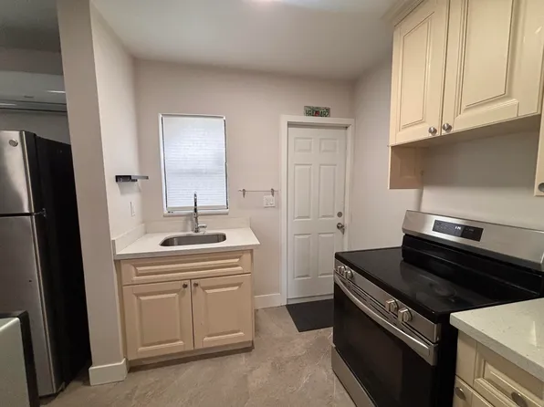 413 S Ocean Blvd APT 4, Pompano Beach, FL 33062