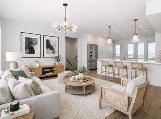 145 S Chelsea Mews #93, Chestermere, AB T1X2T1