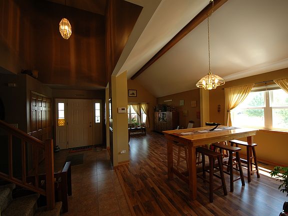 Vaulted Expansive Living