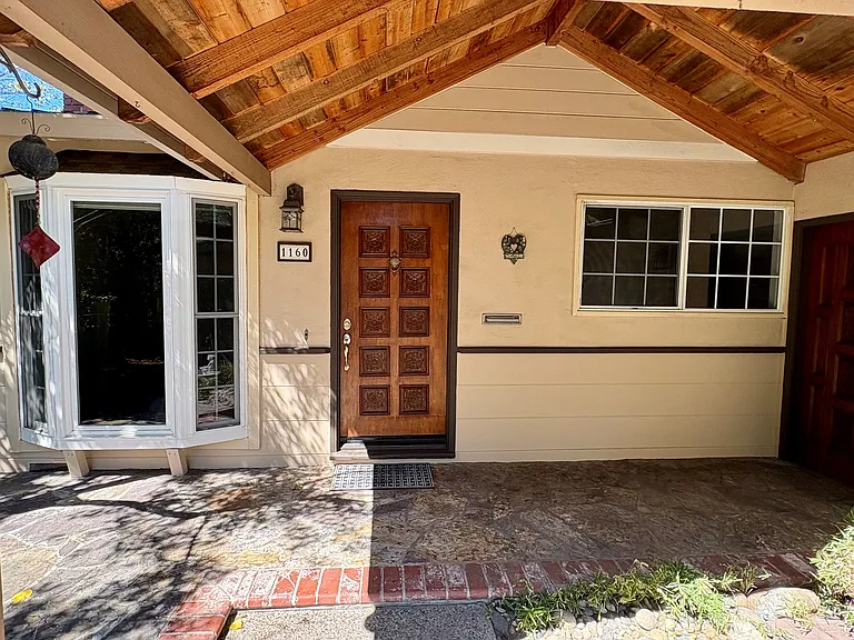1160 Santa Lucia Dr — Photo 4
