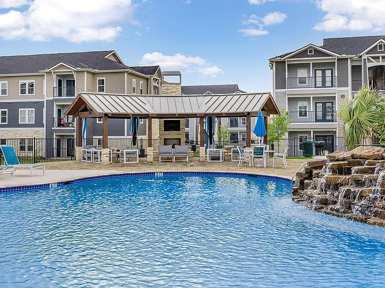 Vantage at McKinney Falls Pool