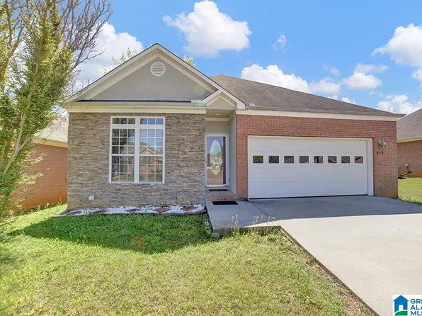 919 Ashford Ave, Mount Olive, AL 35117