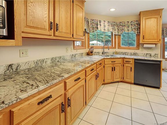 5th image of 299 Silver Springs Dr