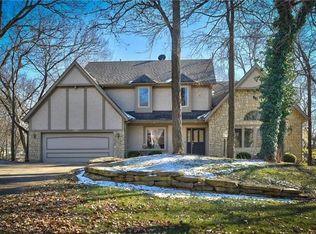 8228 NW Weatherby Dr, Weatherby Lake, MO 64152