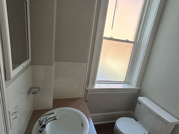 5th image of 2620 Sidney St Floor 1