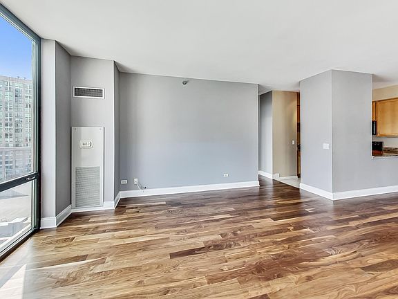 5th image of 435 W Erie St Floor 9
