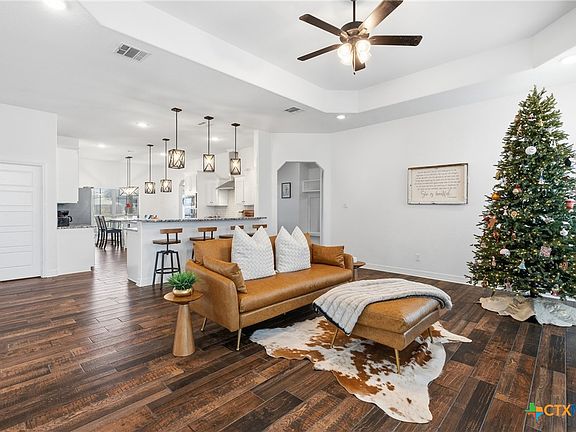 3rd image of 8107 Green Hill Dr