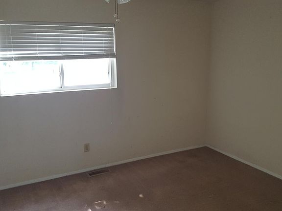 3rd image of 161 Delmar Ln APT B