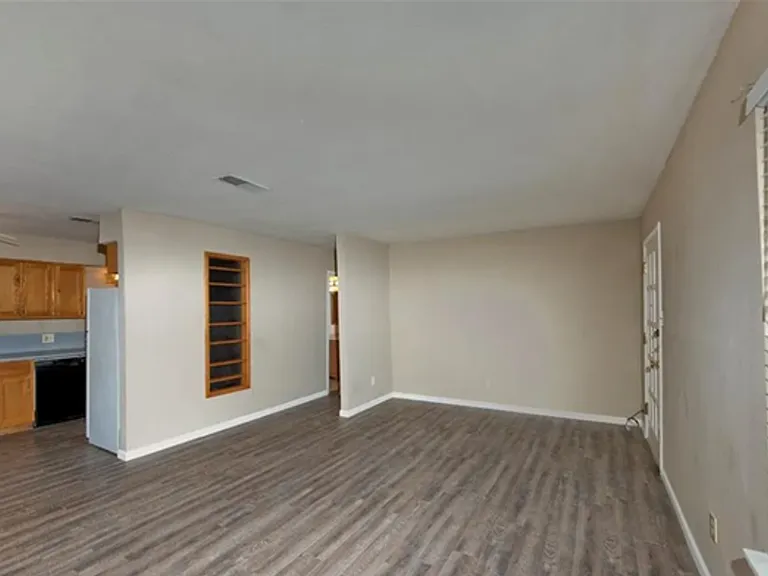 306 Orchard St — Photo 3