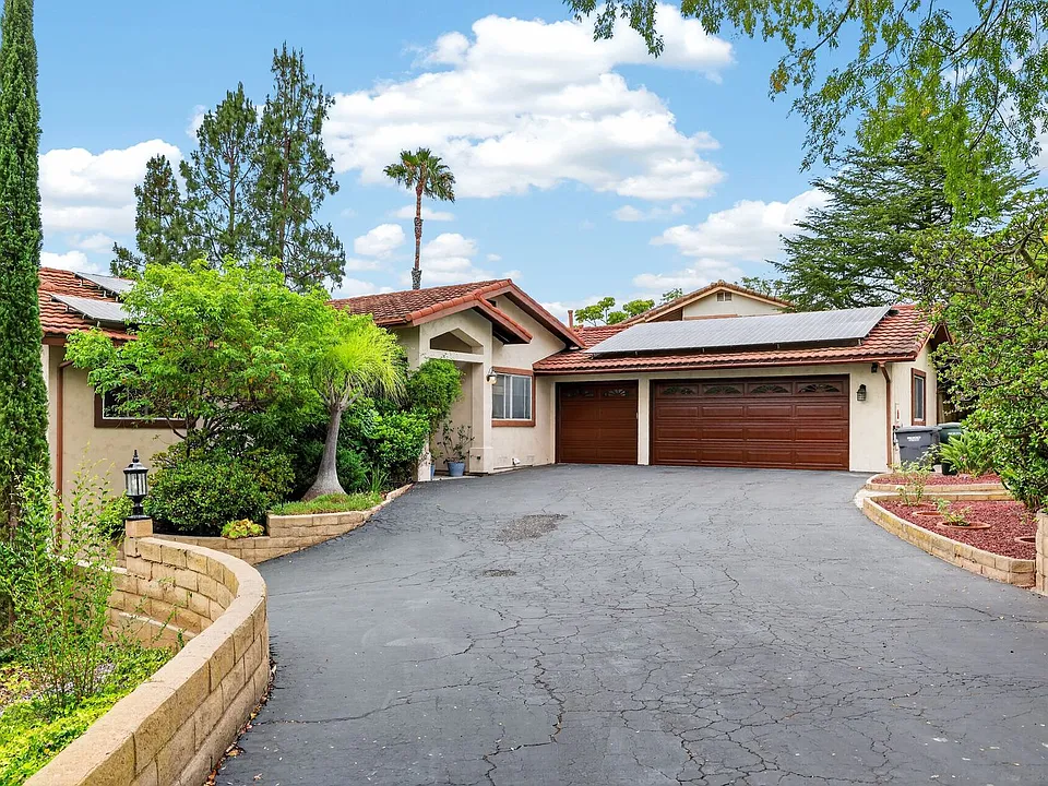 13660 Acorn Patch Ln