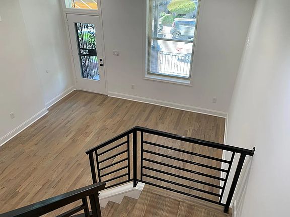 4th image of 2241 W Cumberland St