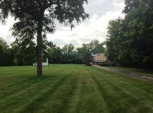 6165 Black Wolf Point Rd, Oshkosh, WI 54902