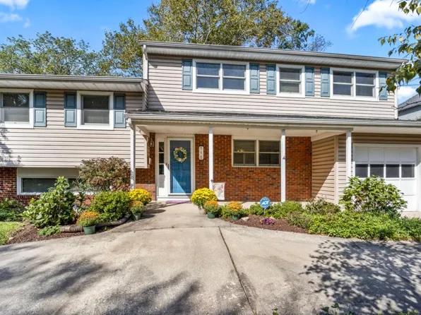 115 Rose St, Metuchen, NJ 08840