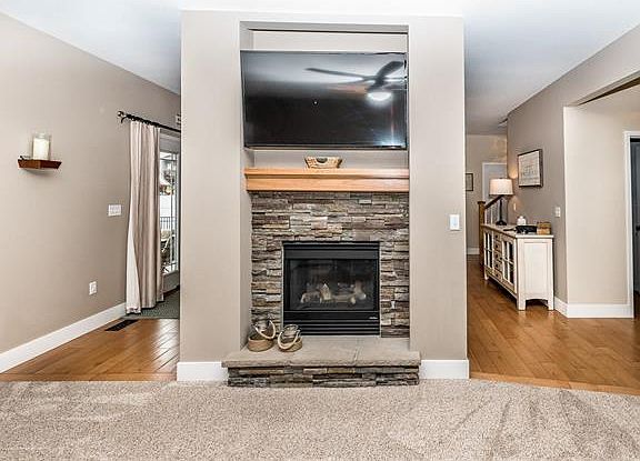5th image of 910 Moorfield Park Dr