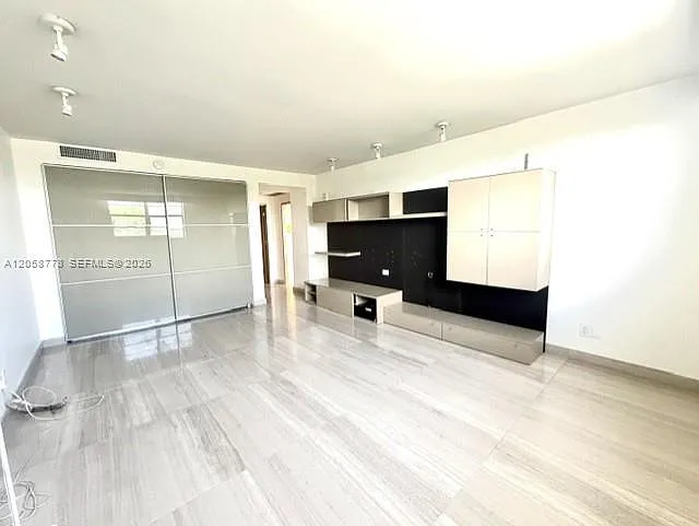 90 Edgewater Dr #515 — Photo 10