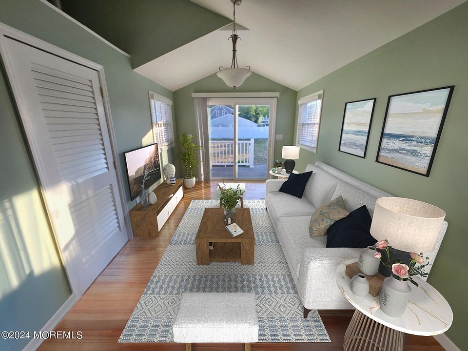 1st image of 762 Fischer Boulevard