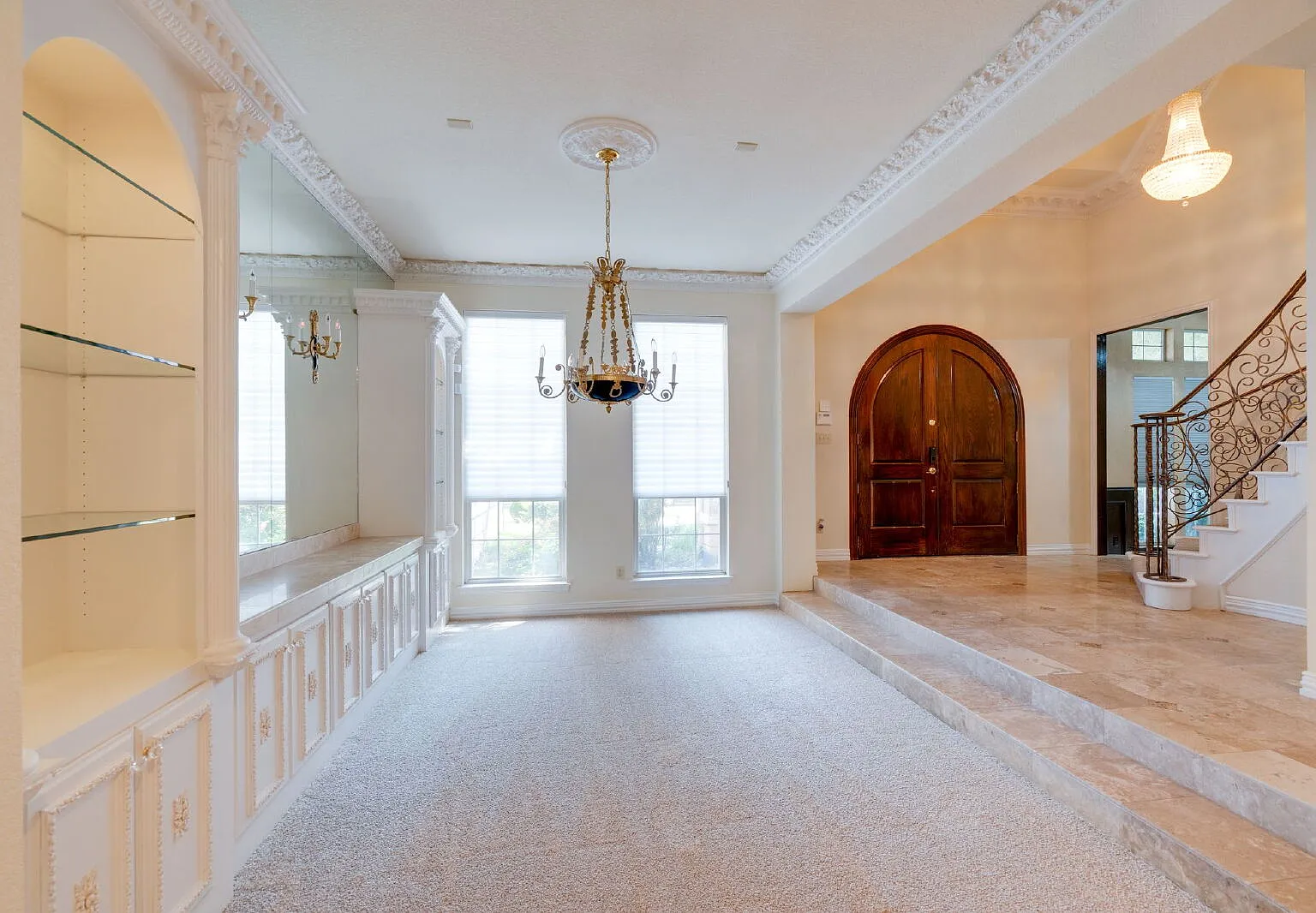 5 bed, 4.5 bath, 4195 sqft, $6,000 — Photo 4