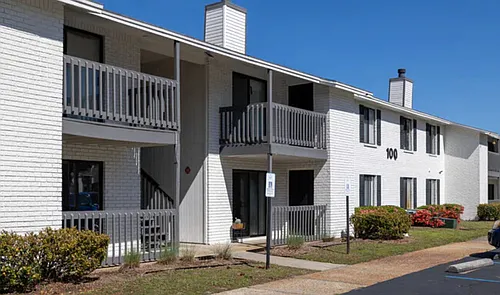 Hunters Pointe Photo 1