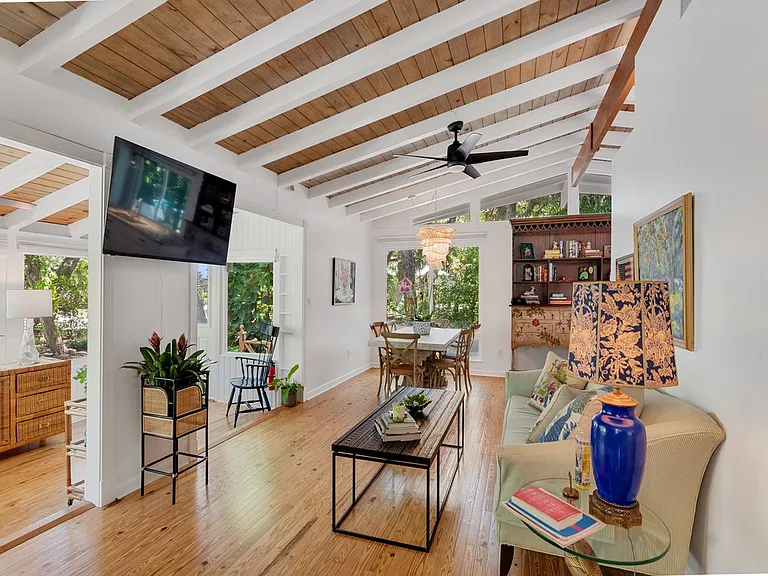 1930 W Shell Ln — Photo 6