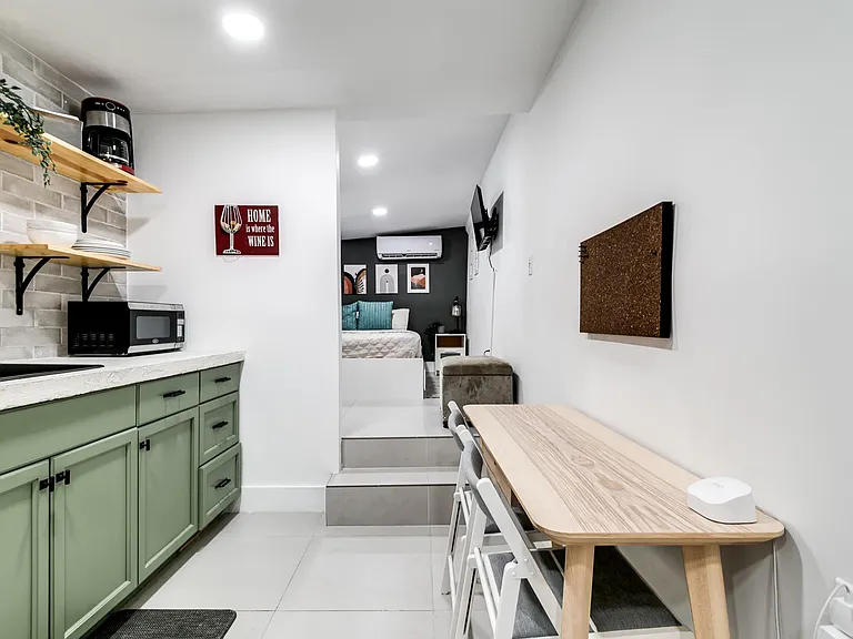 3147 SW 17th St #4 — Photo 10