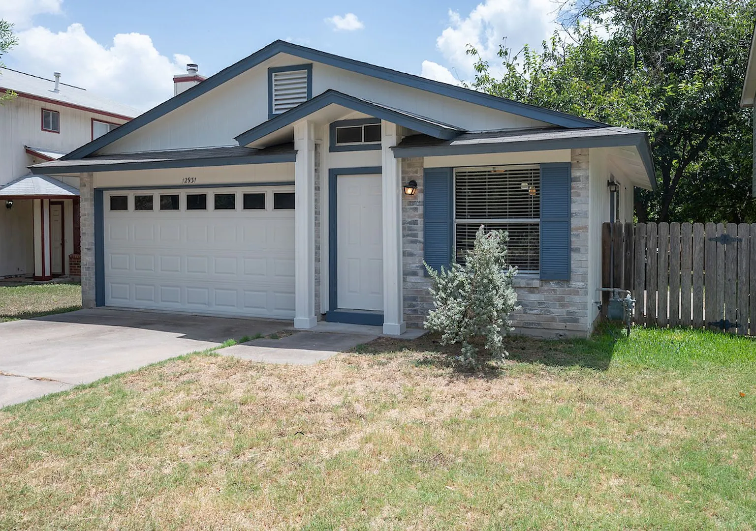 Charming 2-Bedroom Home in North Austin. — Photo 1