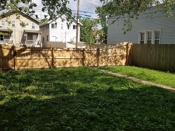 2nd image of 1474 1/2 N 5th St