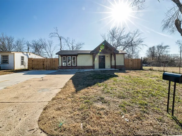 2840 E 44th Pl N, Tulsa, OK 74110