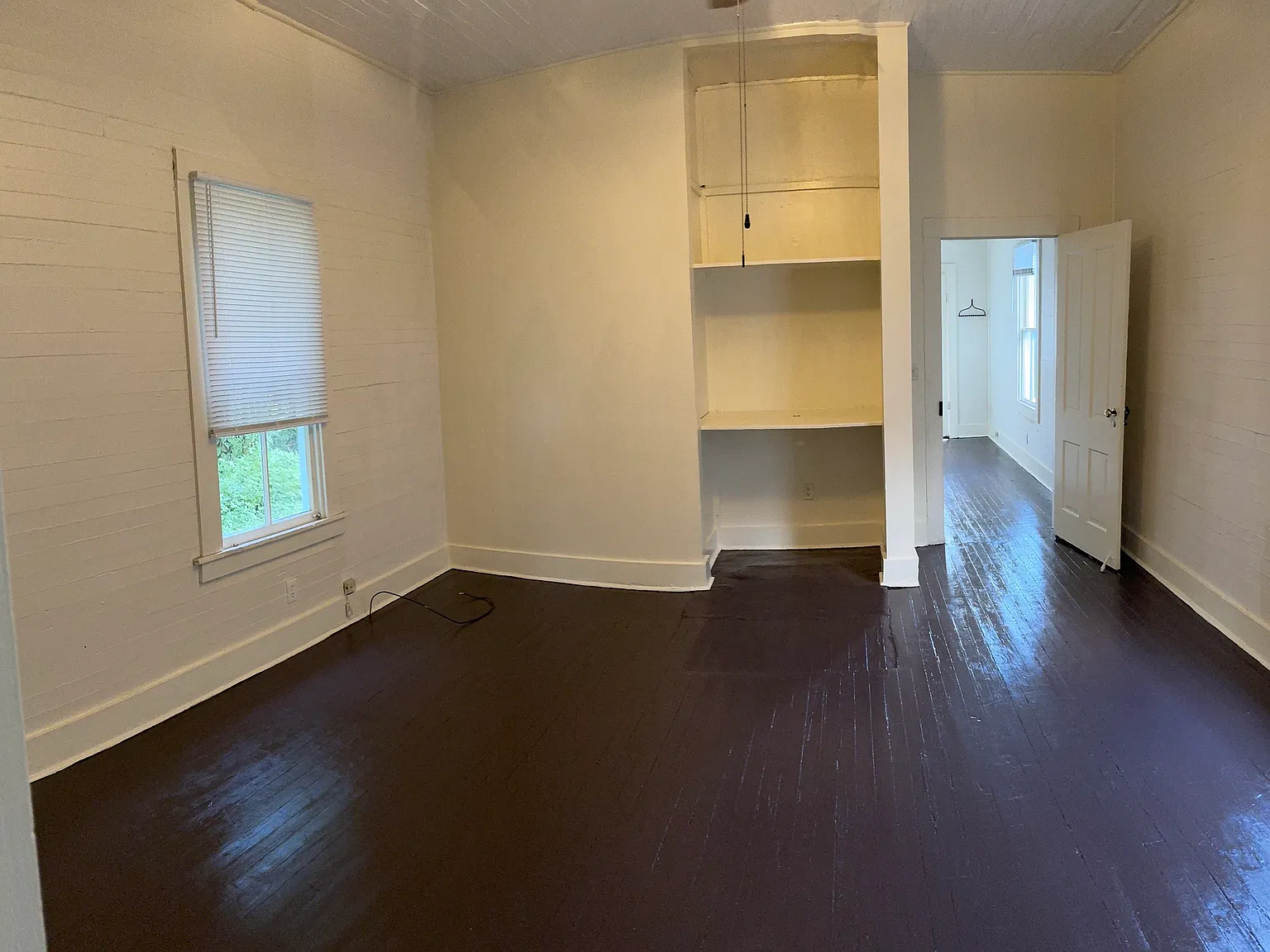 1 bed, 900 sqft, $1,175 — Photo 3