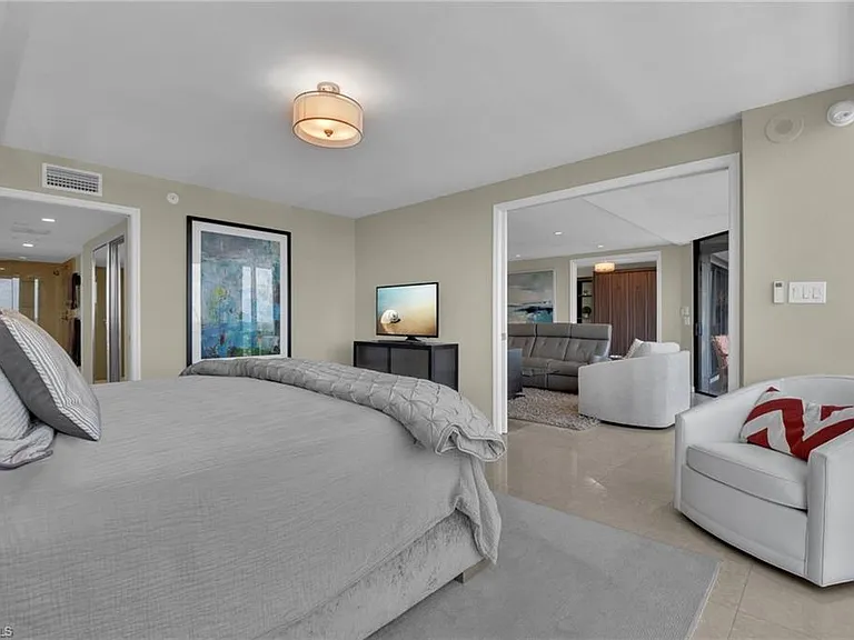 4751 Gulf Shore Blvd N #3 — Photo 11