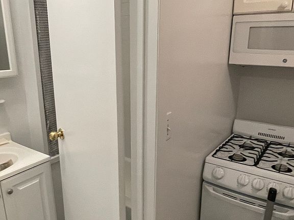 5th image of 226 E 83rd St #3RD22