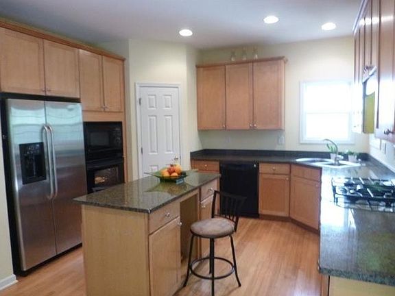 3rd image of 6624 Mimosa Cir