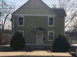 489 North St, Elgin, IL