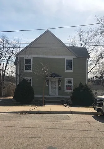 489 North St photo 1