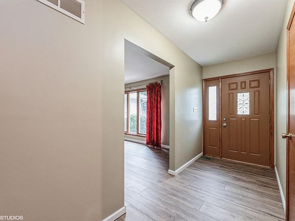 2nd image of 12030 S Oakwood Dr