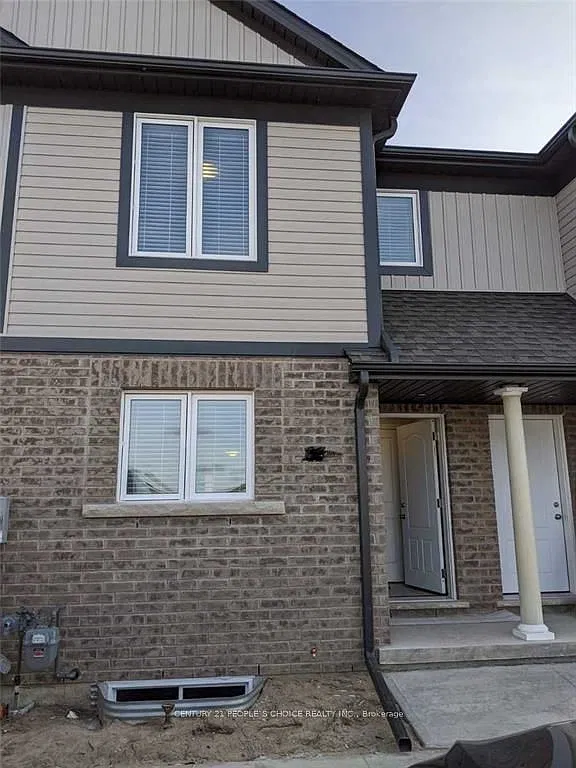 3 bed, $2,300 — Photo 1