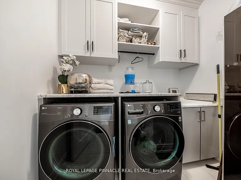 1504 Yellow Rose Cir #UPPER — Photo 32
