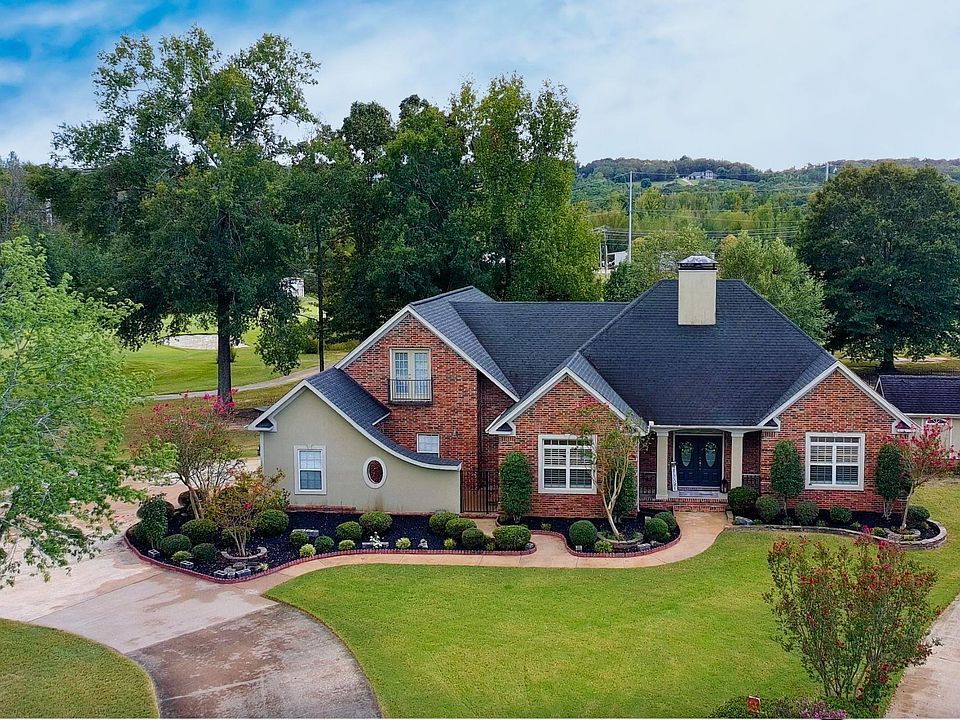1st image of 35 Turnberry Dr
