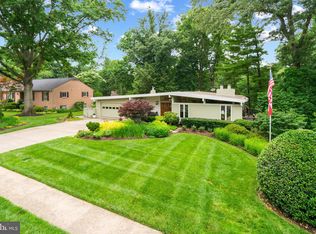 1908 Windmill Ln, Alexandria, VA 22307