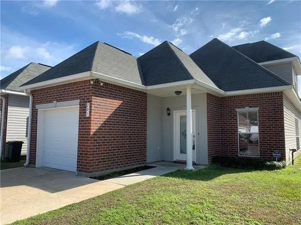 201 Emerald Oaks Dr, Covington, LA 70433