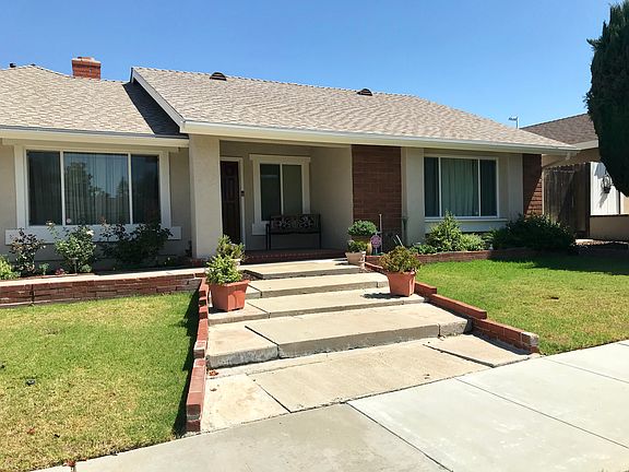 4th image of 1223 E Glendora Ave