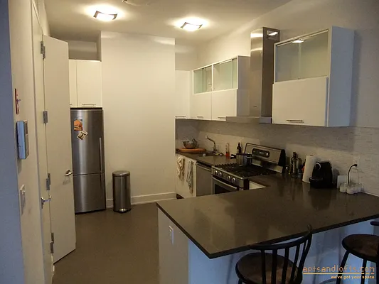 Rented by aptsandlofts.com | media 12