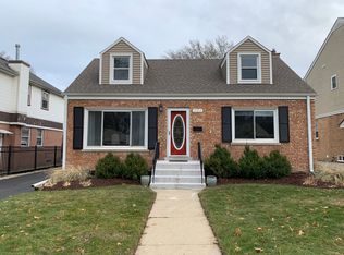 221 N Maple St, Mount Prospect, IL 60056